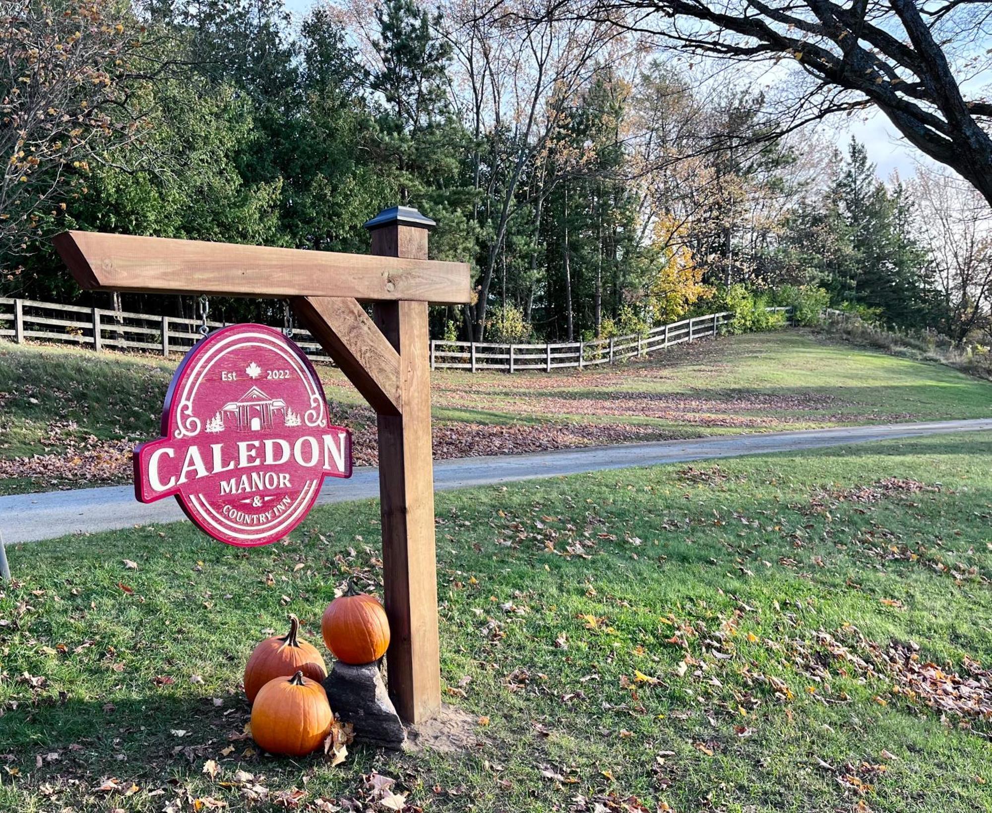 Caledon Manor And Country Inn ภายนอก รูปภาพ